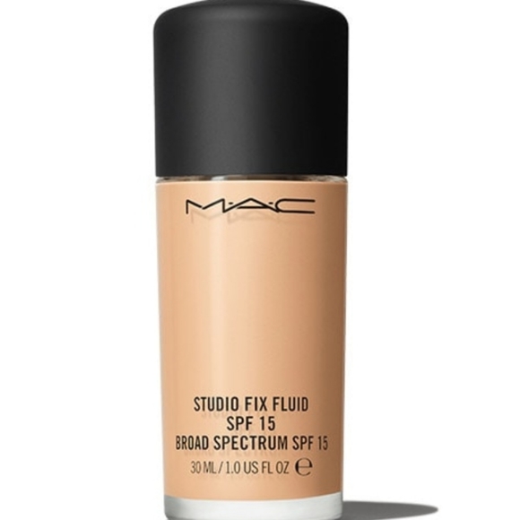 MAC C4.5 Studio Fix Fluid Foundation - Picture 1 of 8